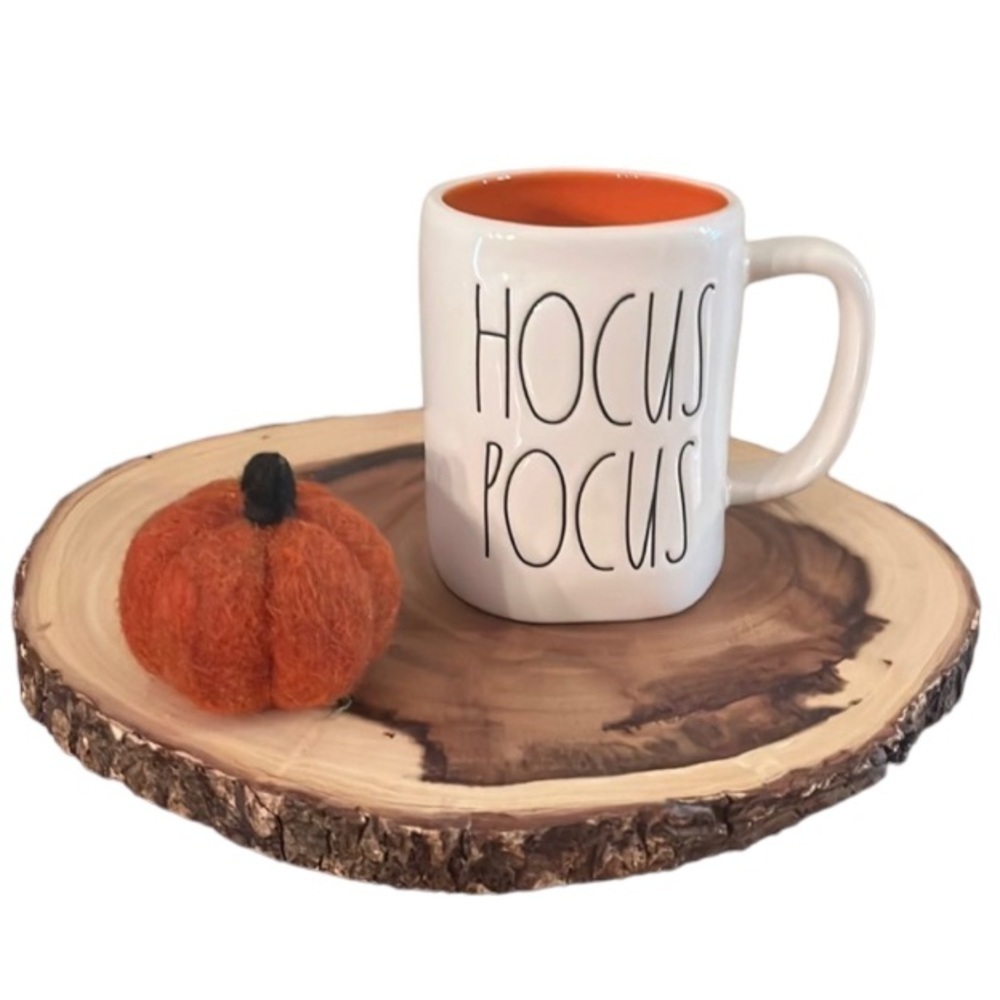 Nwot Rae Dunn Hocus Pocus mug .